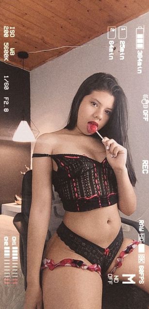 Model - Vahiolet_smith ass