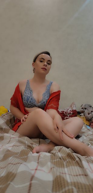 Model - Mila bigtits