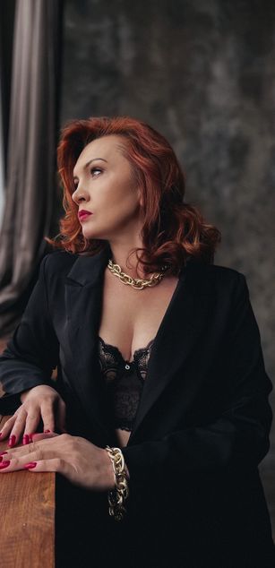 Model - Karolina Bella heels