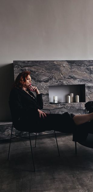 Model - Karolina Bella heels