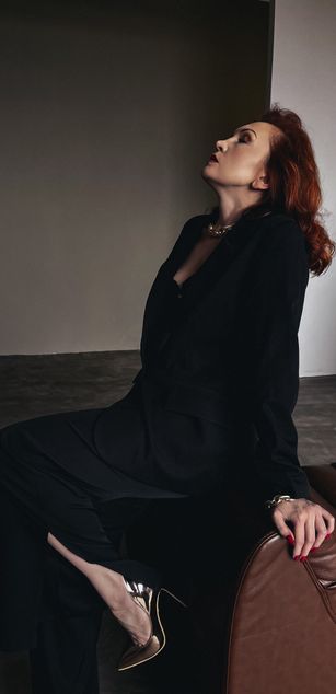 Model - Karolina Bella heels