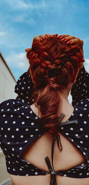 Model - Karolina Bella heels