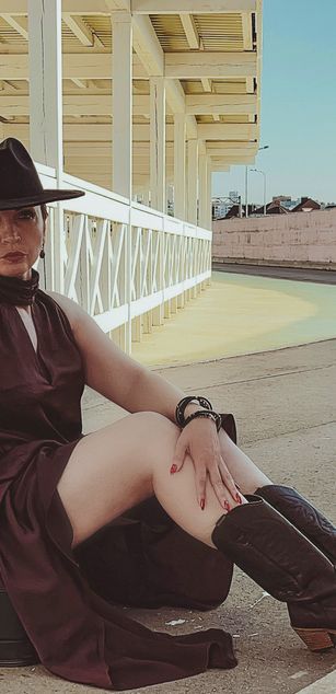 Model - Karolina Bella heels