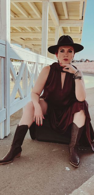 Model - Karolina Bella heels