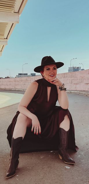 Model - Karolina Bella heels