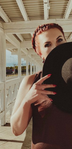 Model - Karolina Bella heels