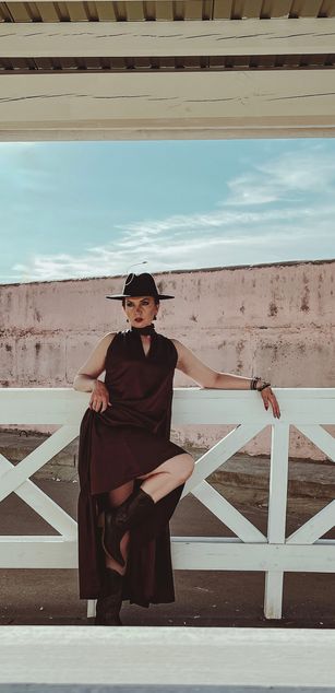 Model - Karolina Bella heels