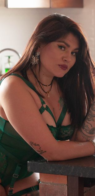 Model - dianeoconnor1 deepthroat