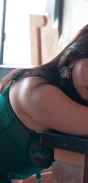 Model - dianeoconnor1 deepthroat