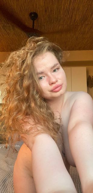 Model - VikiGlem deepthroat