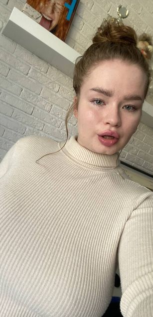 Model - VikiGlem deepthroat