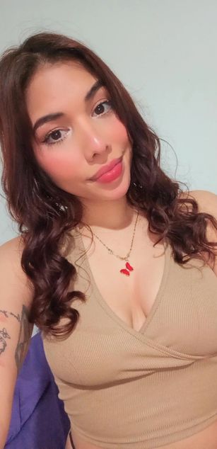 Model - Lucy Martelli blowjob