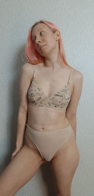 Model - Mila blowjob