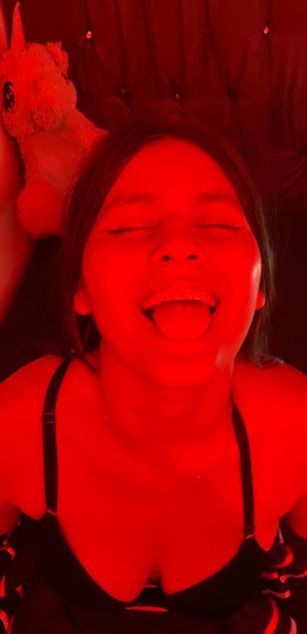 Model - Zamara Castillo dildo