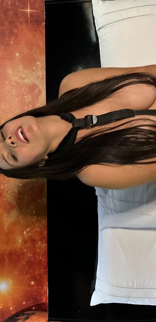 Model - Christine deepthroat