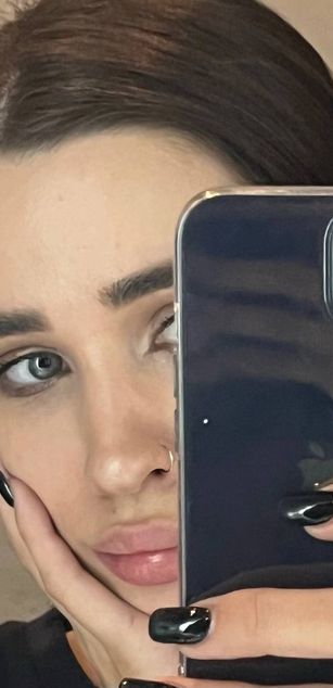 Model - Amy Reed heels