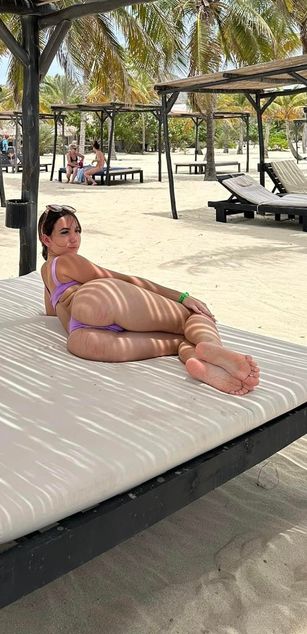 Model - Veronica Hot blowjob