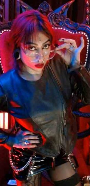 Model - Lilit Kovak heels