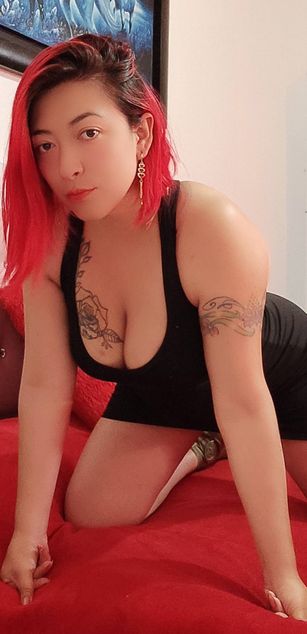 Model - lunalatinacoo horny