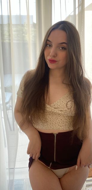 Model - Charlotta Apple ass