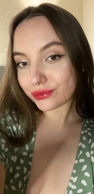 Model - Charlotta Apple ass