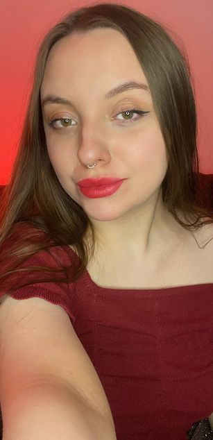 Model - Charlotta Apple ass