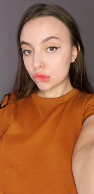 Model - Charlotta Apple ass