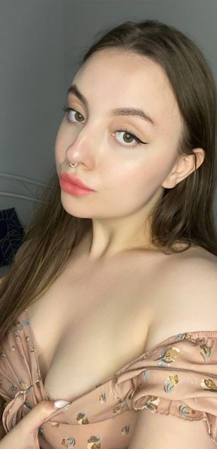 Model - Charlotta Apple ass