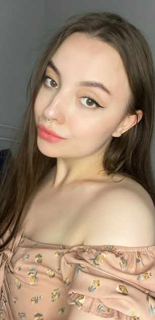 Model - Charlotta Apple ass