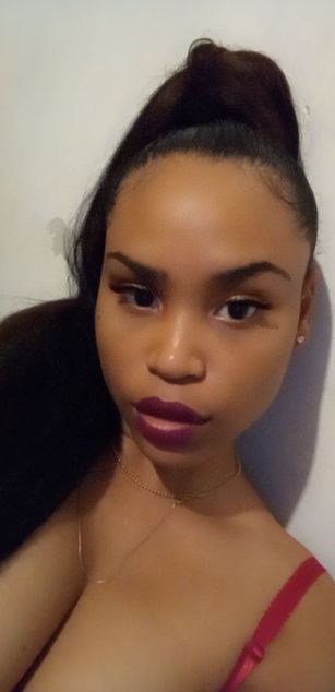 Model - Mary deepthroat