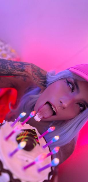 Model - DeuxGold dirtytalk