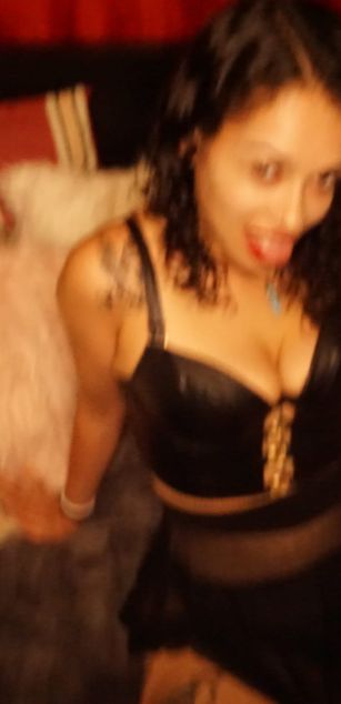 Model - Luna blowjob