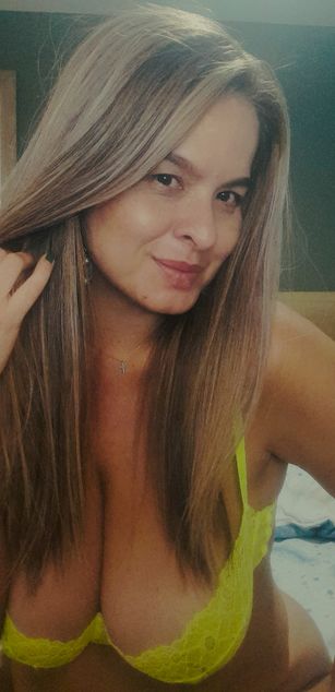 Model - Lauren Duncan milf