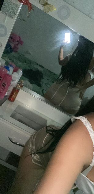 Model - CATALINA SANTANA dildo