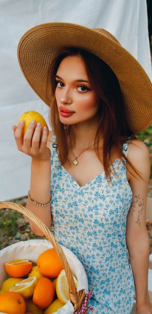 Model - KylieMiers blowjob