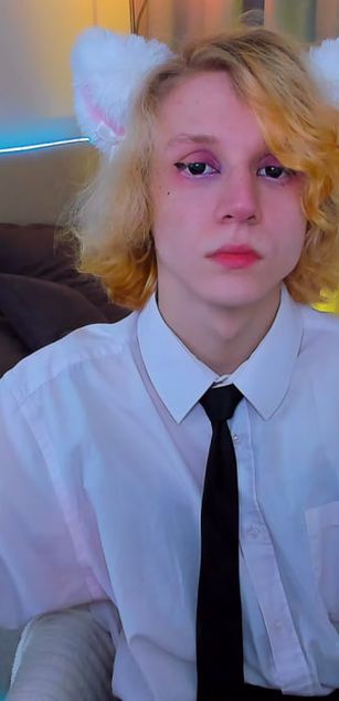 Model - NellyStarr Blonde