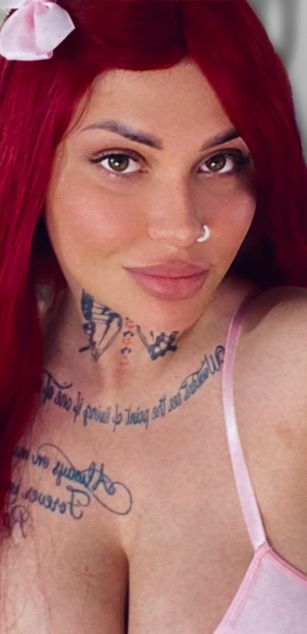 Model - AnnaVelays ass