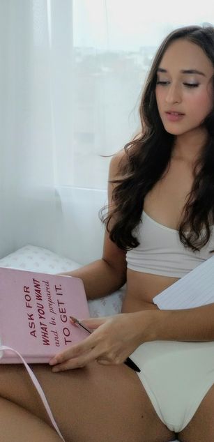 Model - Sylvie Gomez deepthroat