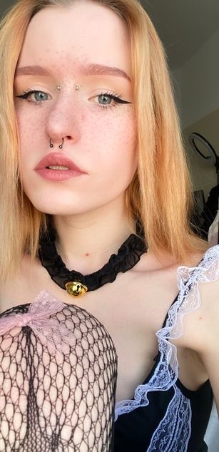 Model - yours Mona and Lana blowjob