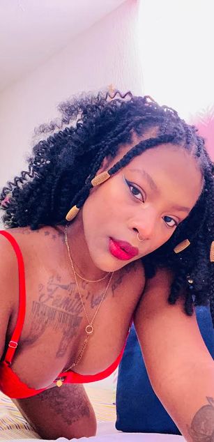 Model - Aylalevine bigtoys