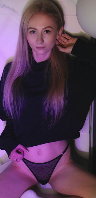 Model - Victoria feet