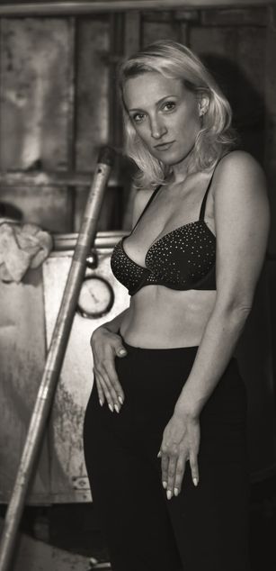 Model - Uma striptease