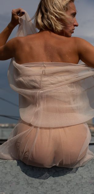 Model - Uma striptease