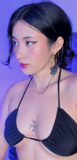 Model - Akina Shikashi ass