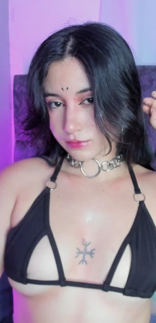 Model - Akina Shikashi ass