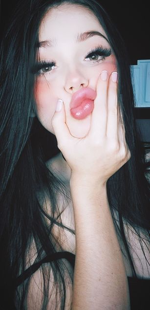 Model - EmilyPrada deepthroat