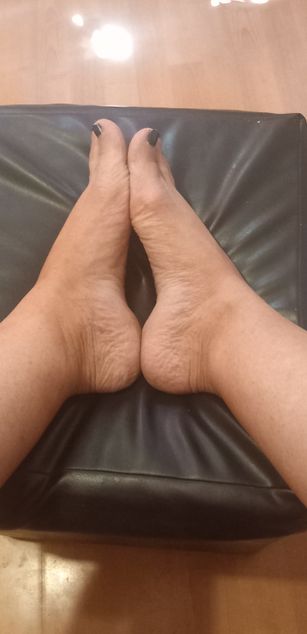 Model - Mistress Maya36 dildo