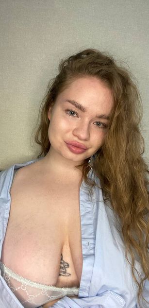 Model - VikiGlem deepthroat