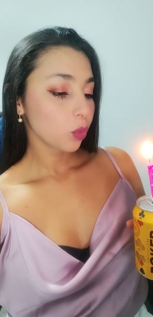 Model - BrandixPrice latina