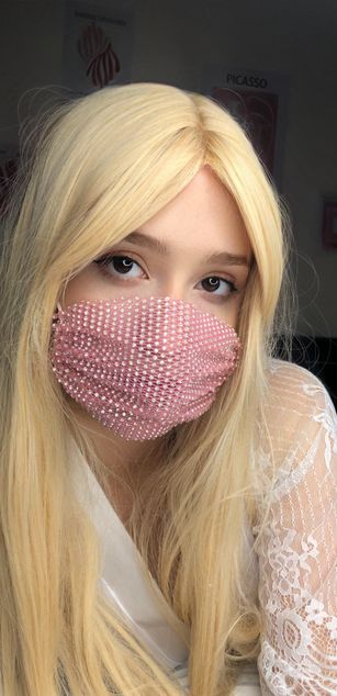 Model - Girl_in_Mask cei